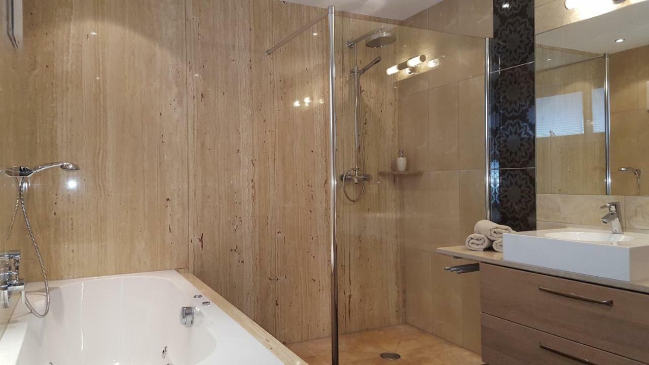 Haus Alp Deluxe Apartment Langenfeld Ngoại thất bức ảnh